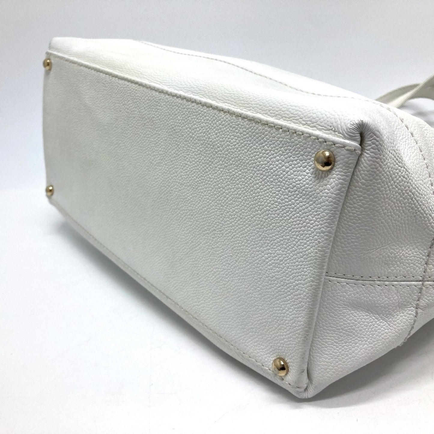 Chanel White Leather Logo Cc