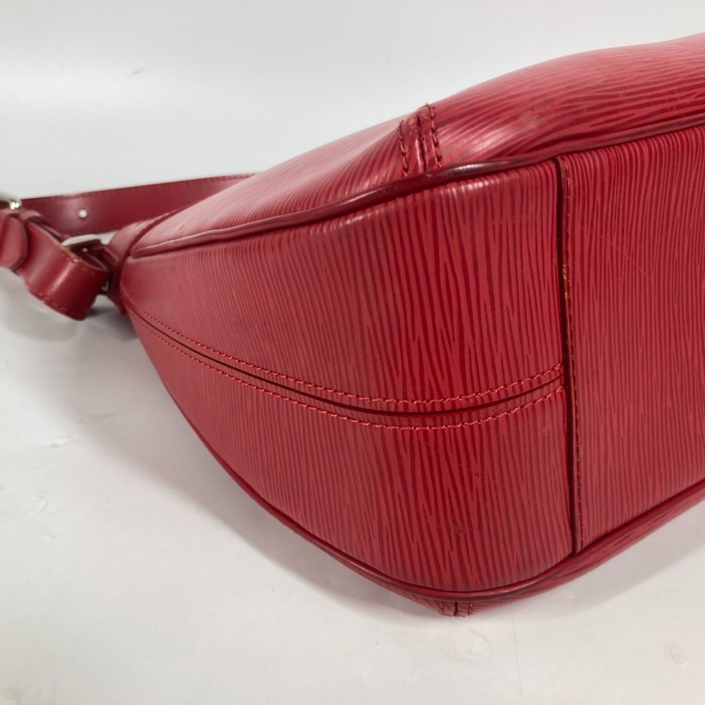 Louis Vuitton Red Leather Turenne