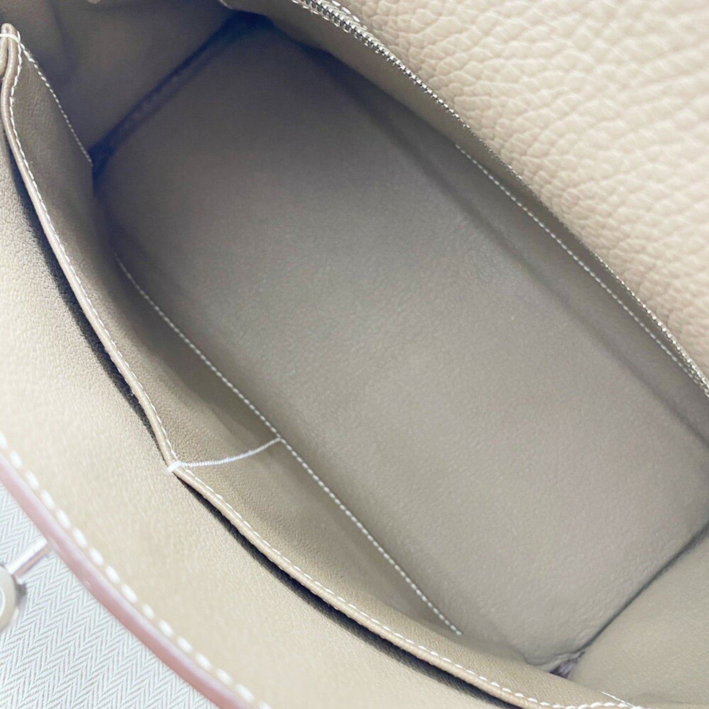 Hermès Gray Leather Kelly 28