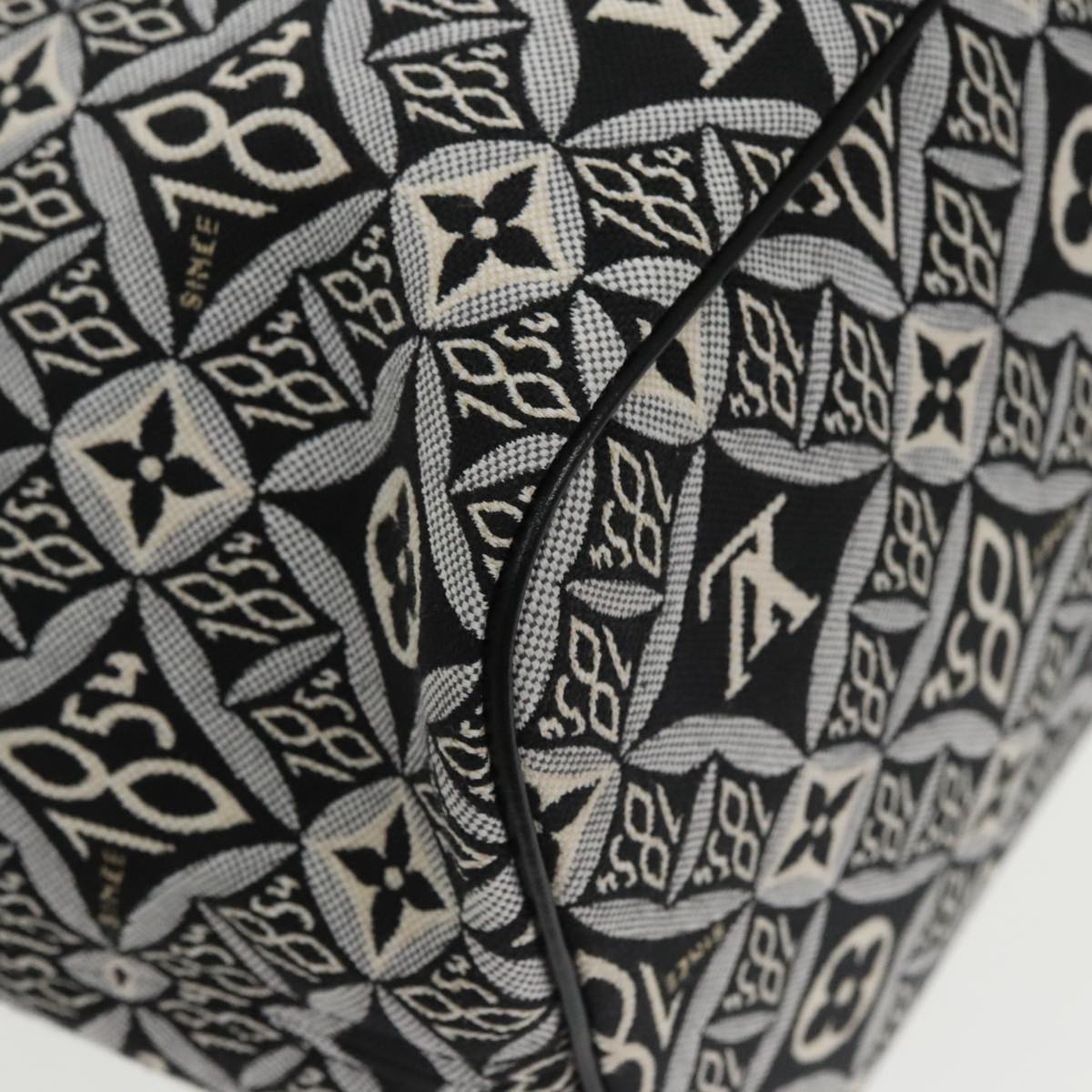 Louis Vuitton Black Canvas Neverfull