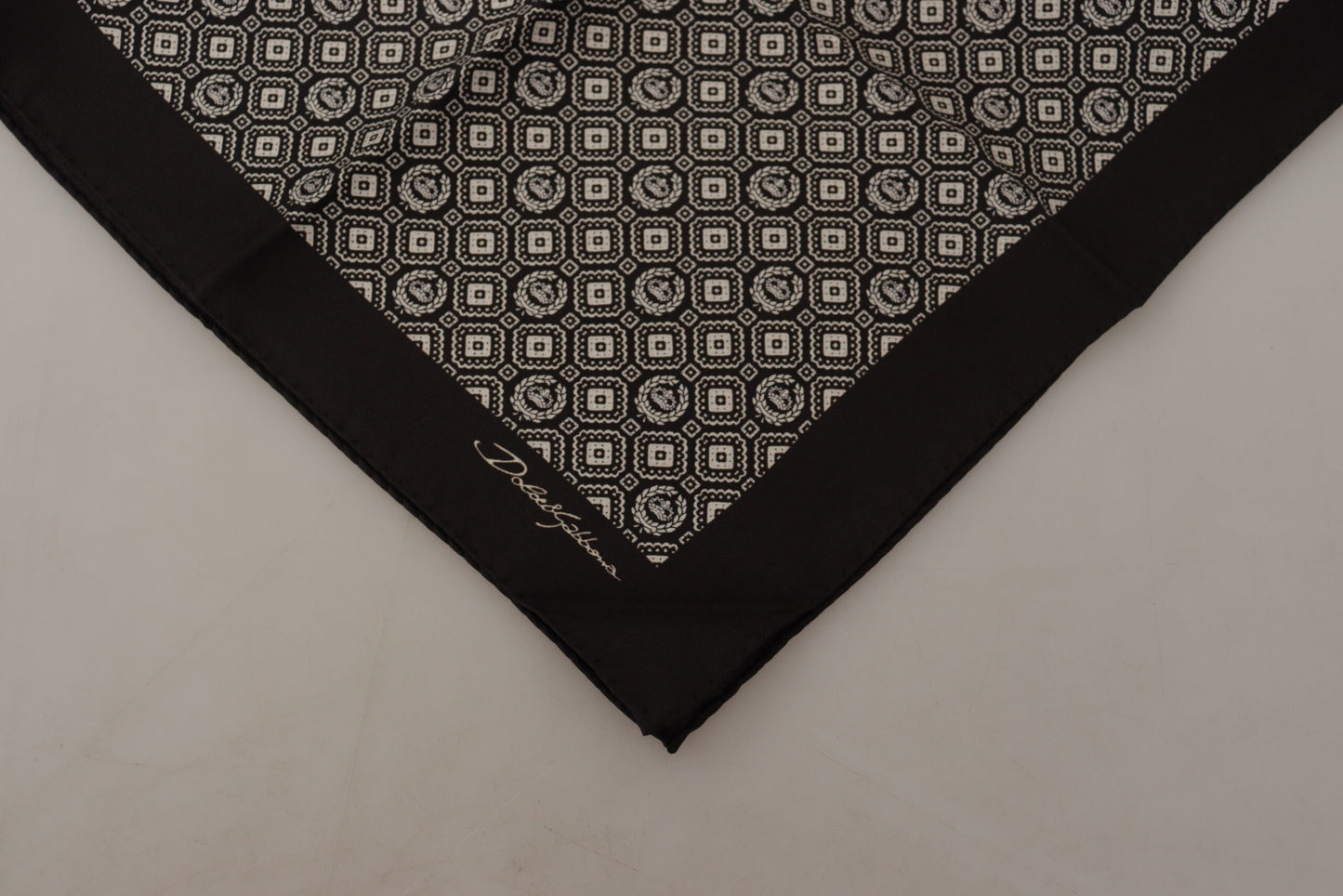 Dolce & Gabbana Elegant Black Silk Men'S Scarf Wrap