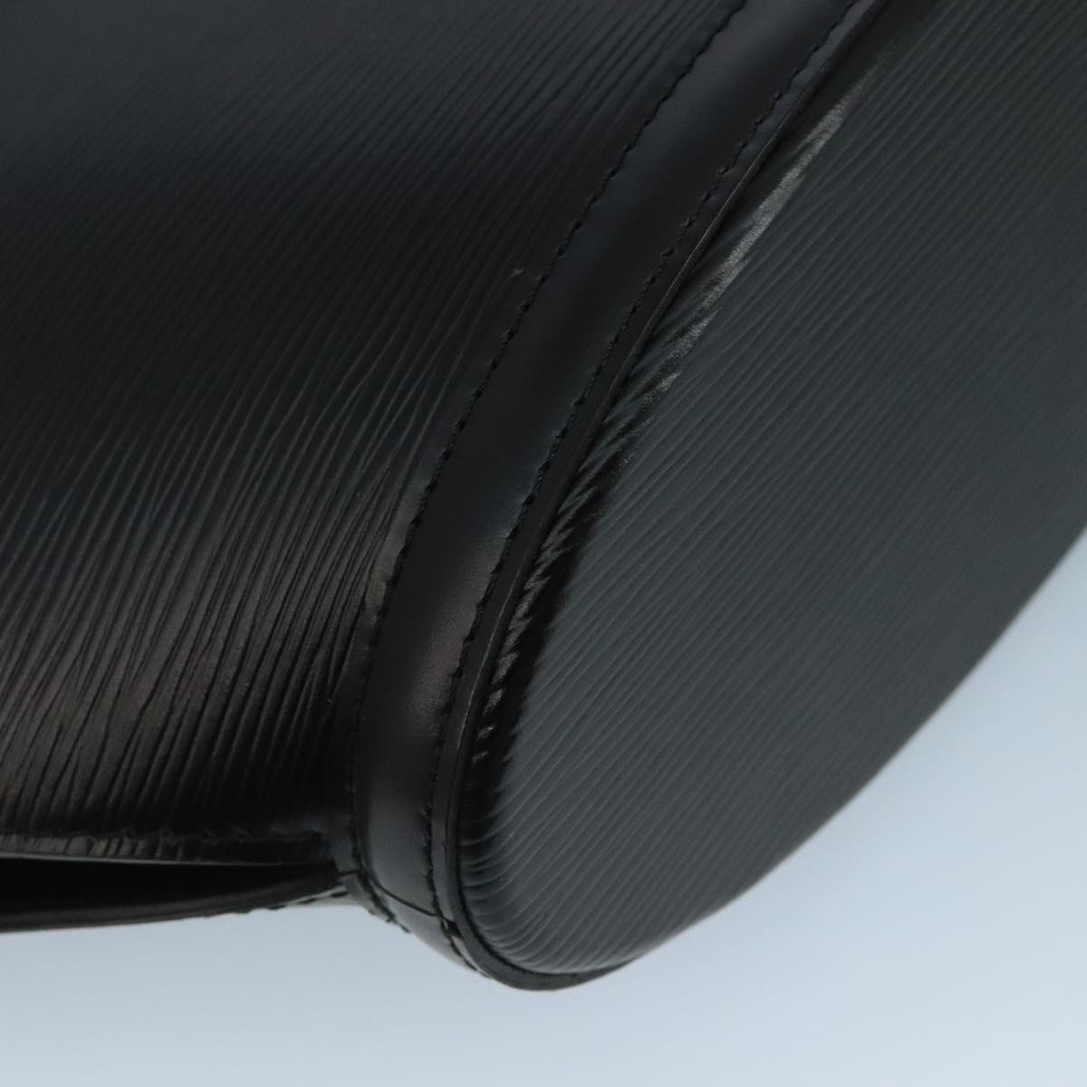 Louis Vuitton Black Leather Saint Jacques