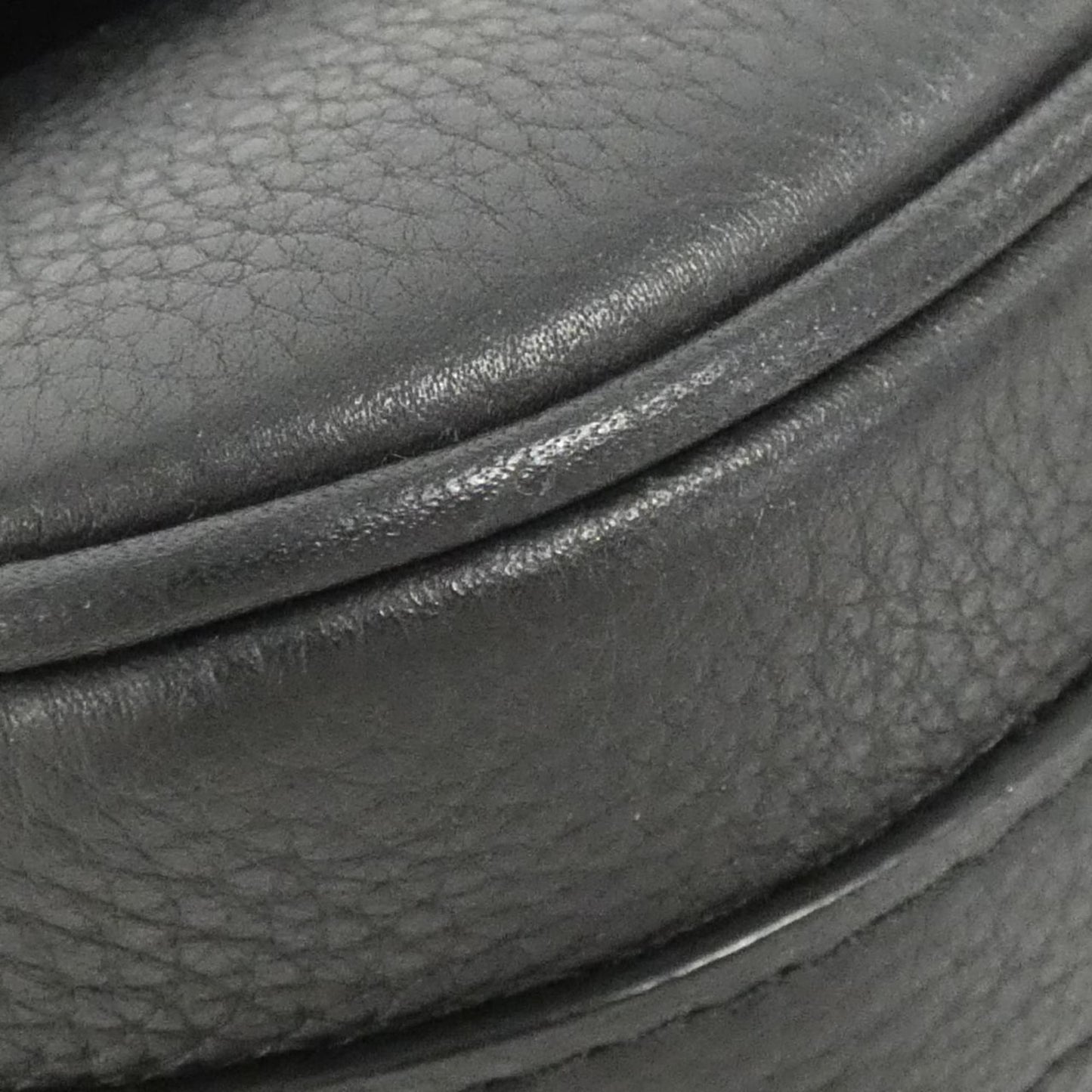 Louis Vuitton Black Leather Pont Neuf