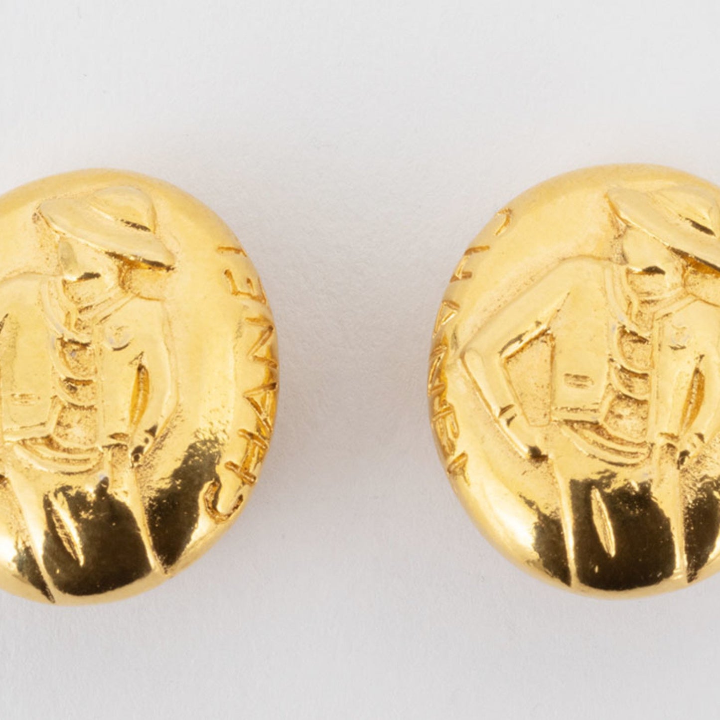 Chanel Gold Metal Earring