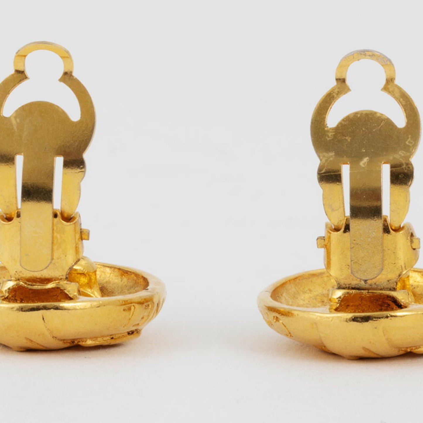 Chanel Gold Metal Earring