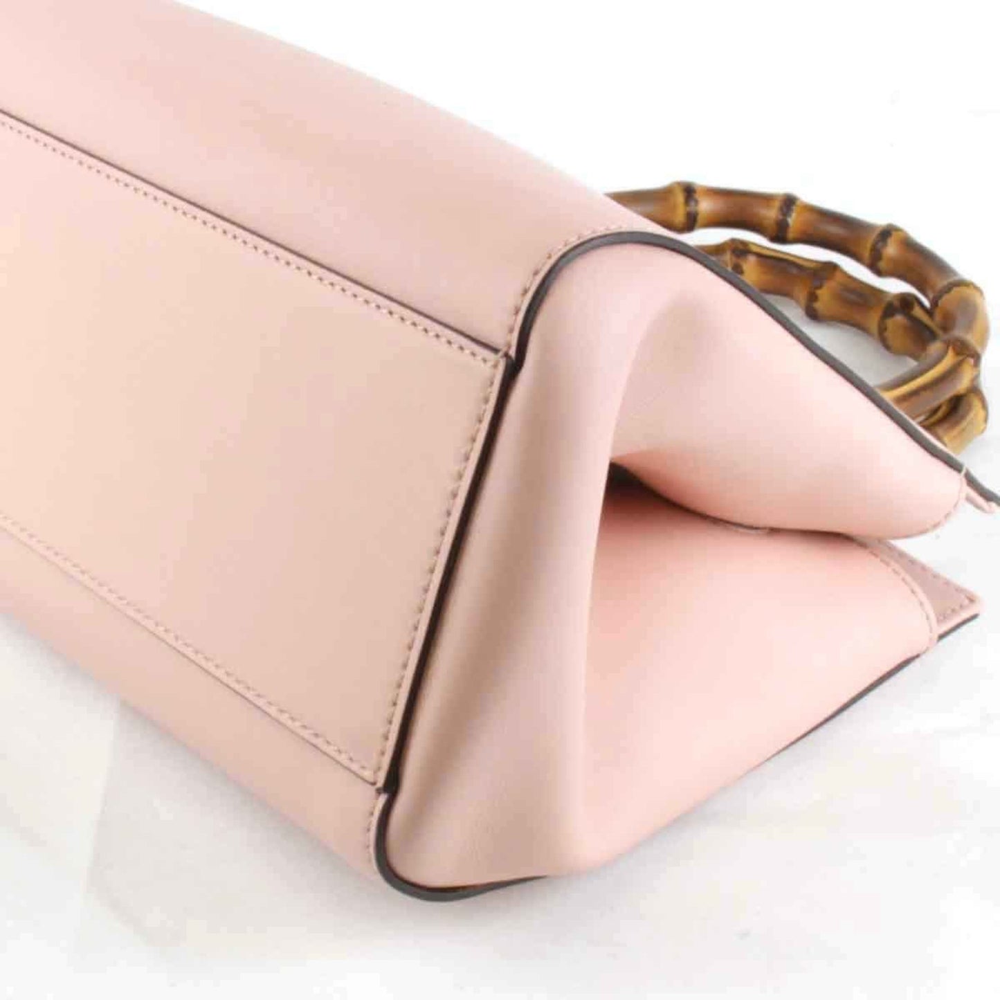 Gucci Pink Leather Nymphaea