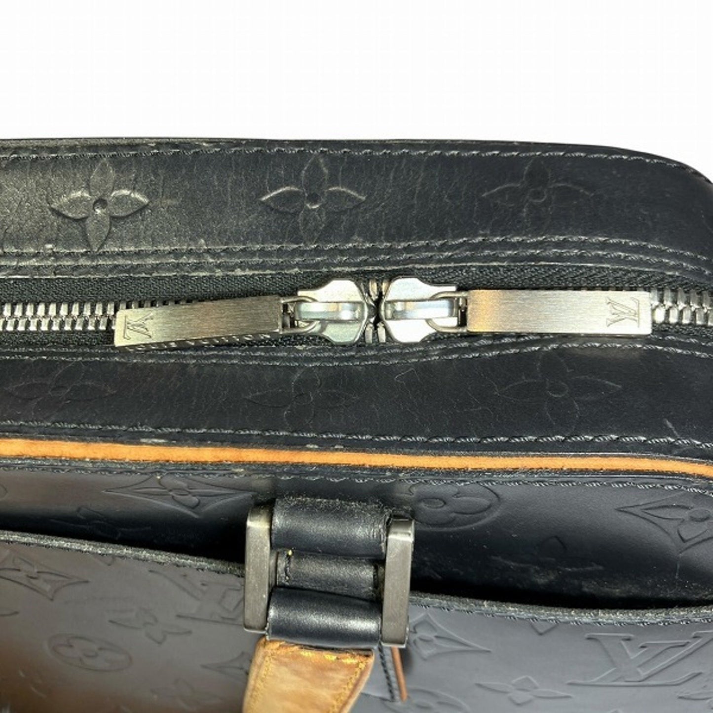 Louis Vuitton Black Leather Shelton