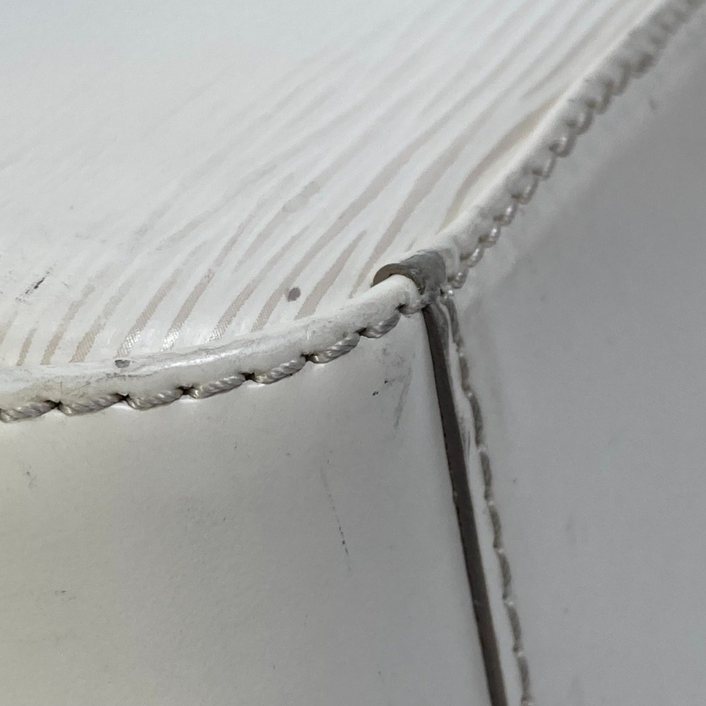 Louis Vuitton White Leather Jasmin