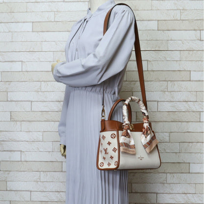 Louis Vuitton White Canvas On My Side