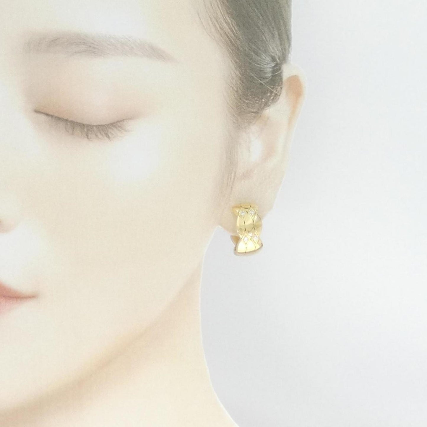Cartier Gold Yellow Gold Earring