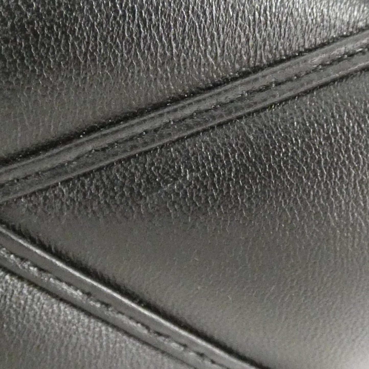 Louis Vuitton Black Leather Go 14