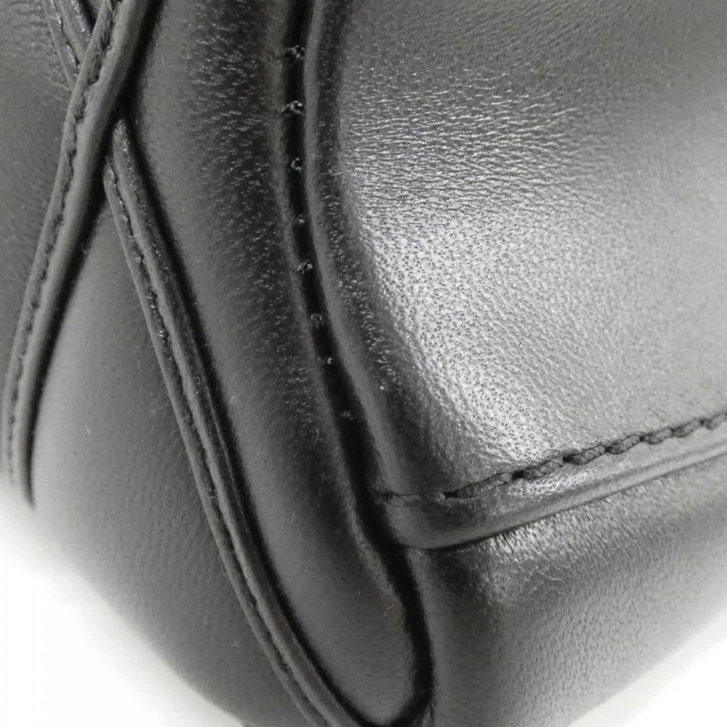 Louis Vuitton Black Leather Go 14