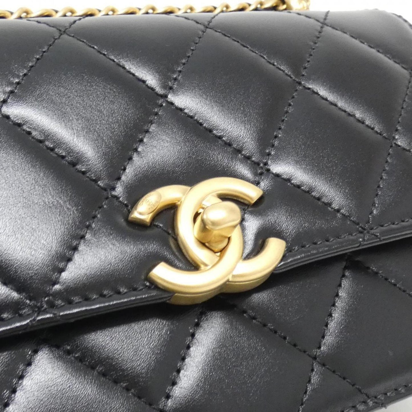 Chanel Black Leather Timeless/classique