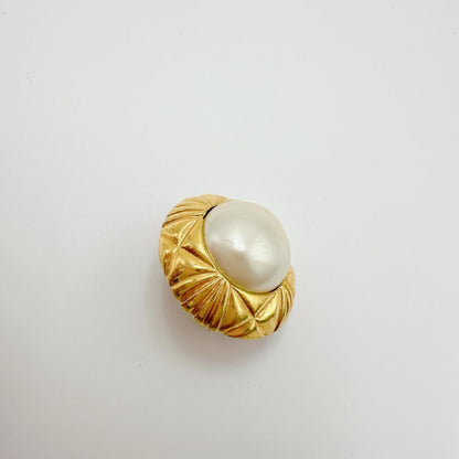 Chanel Gold Gold Plated Earring