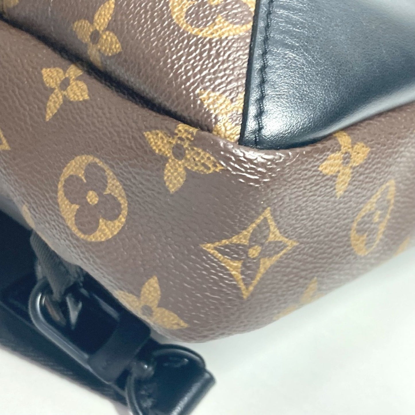 Louis Vuitton Brown Canvas Avenue Sling