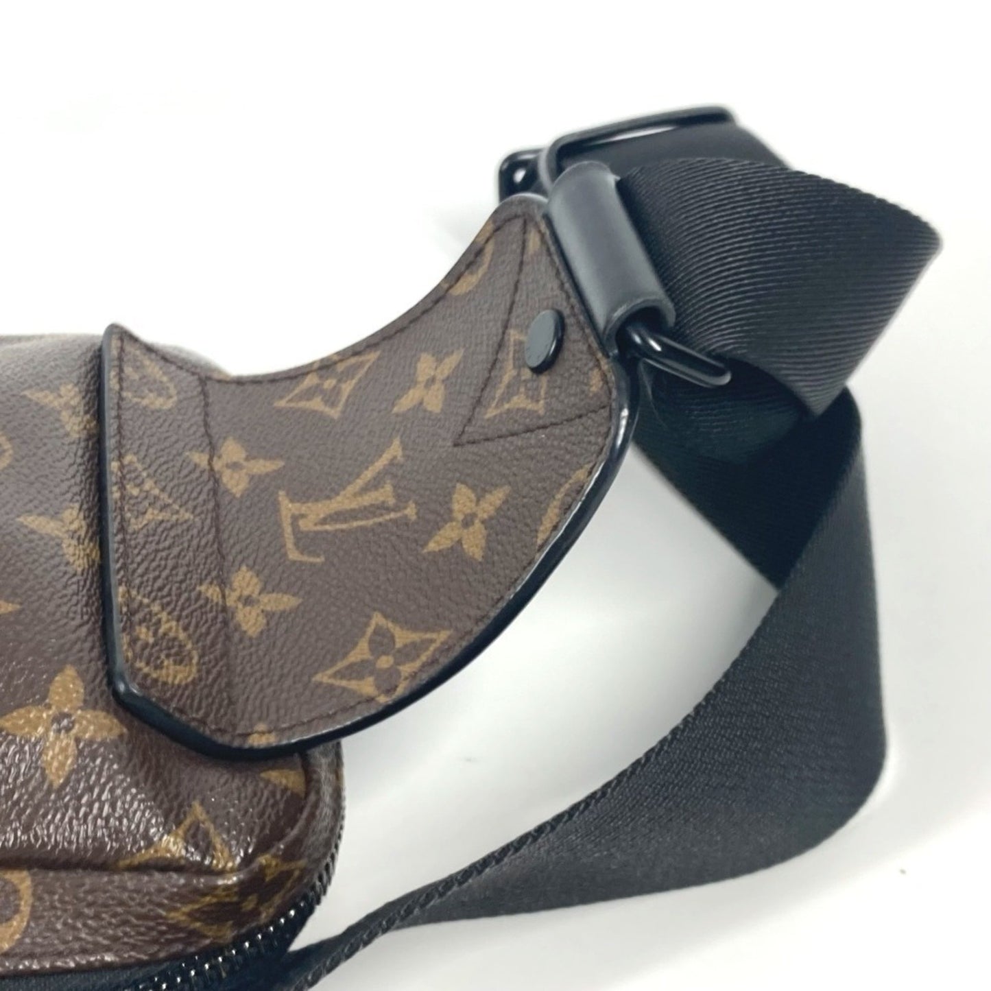 Louis Vuitton Brown Canvas Avenue Sling