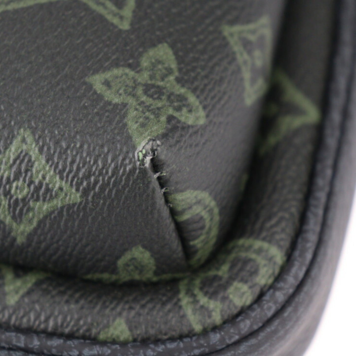 Louis Vuitton Green Canvas Avenue Sling