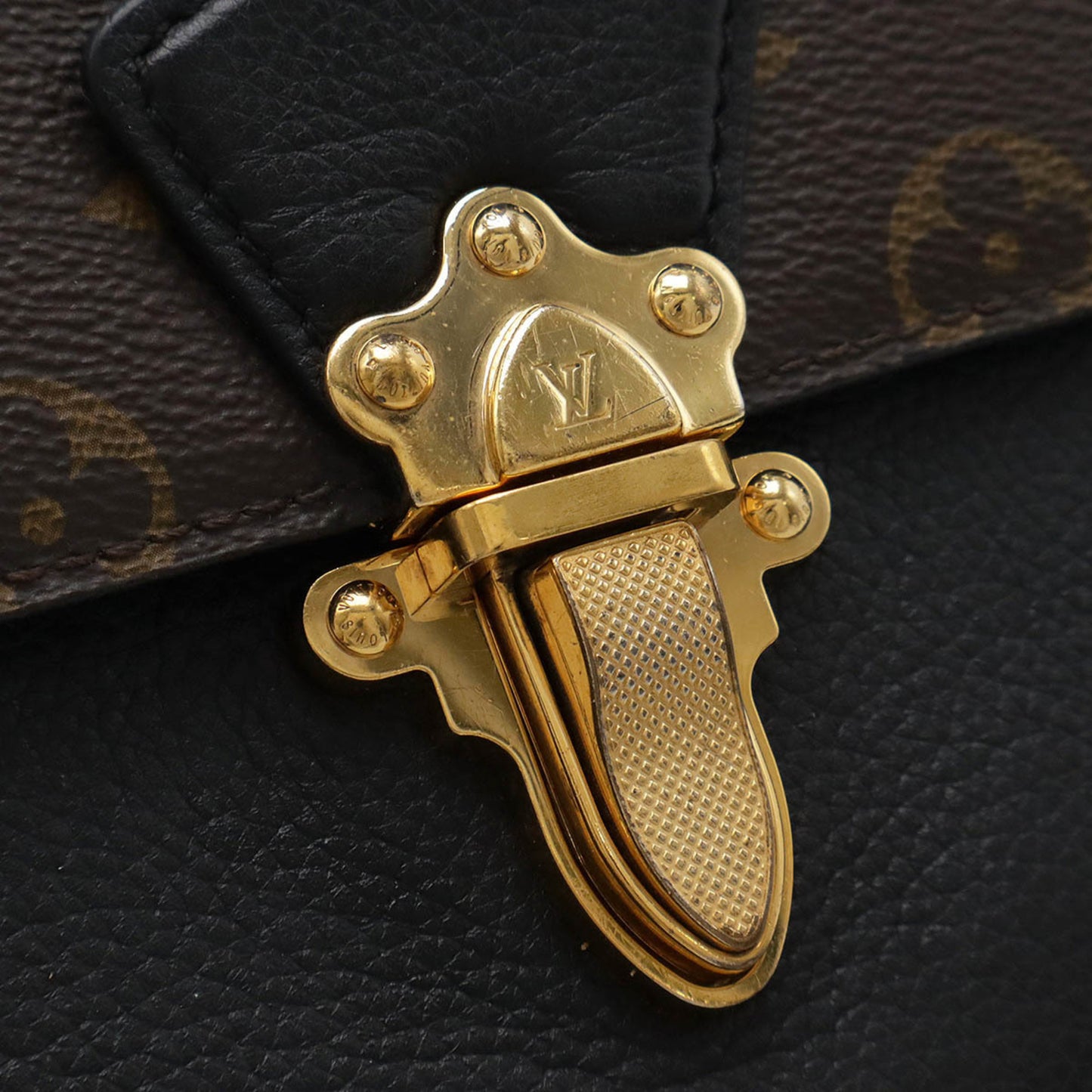 Louis Vuitton Brown Canvas Victoire