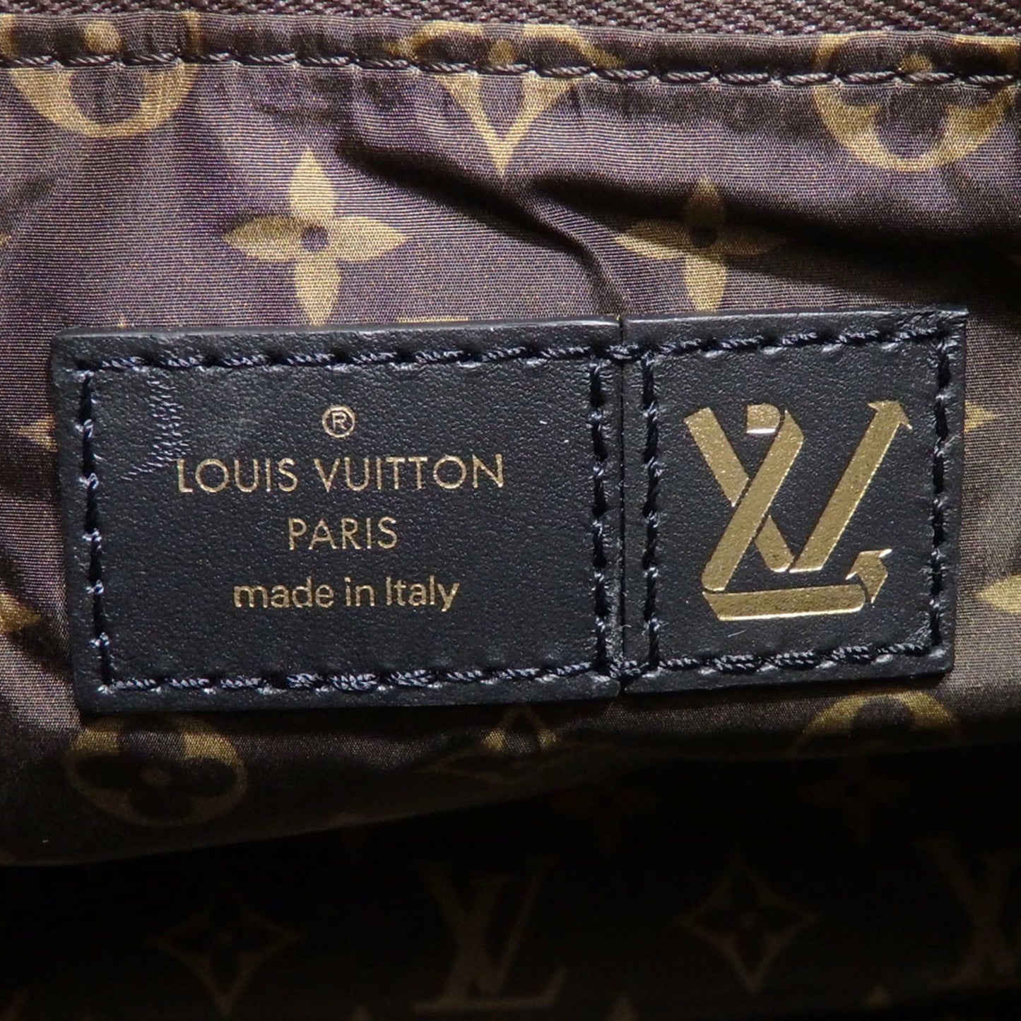 Louis Vuitton Black Nylon Speedy Bandoulière 25