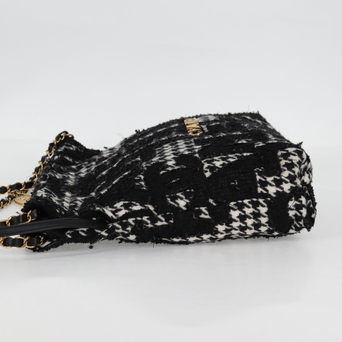Chanel Black Tweed Chanel 22