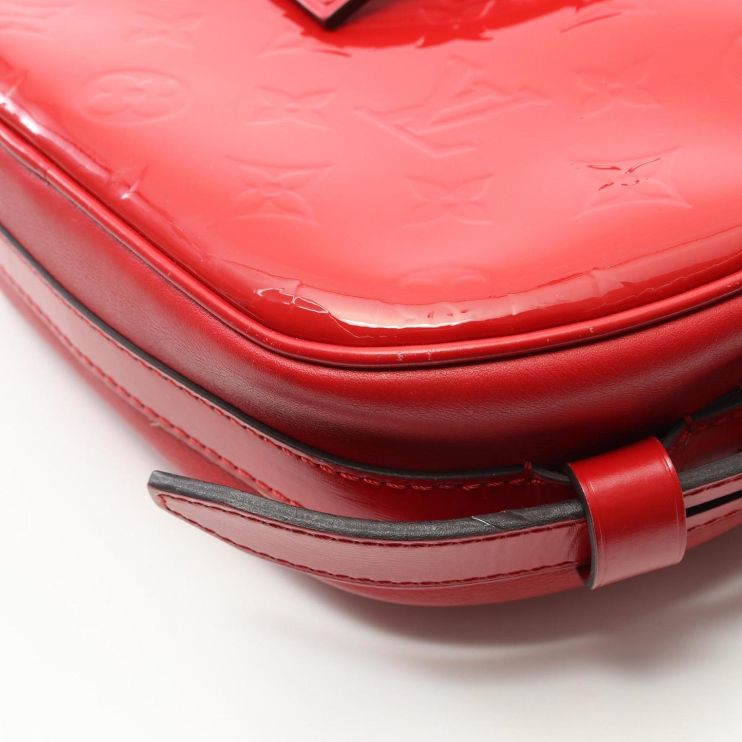 Louis Vuitton Red Patent Leather Boîte Chapeau Souple