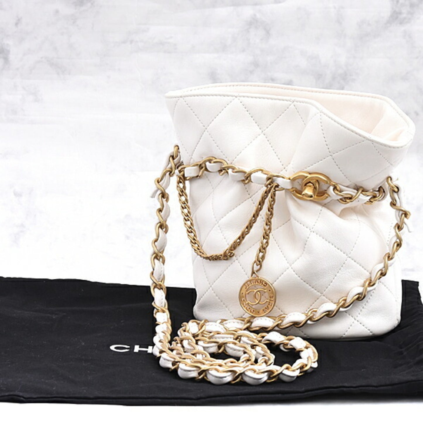 Chanel White Leather Chanel 22