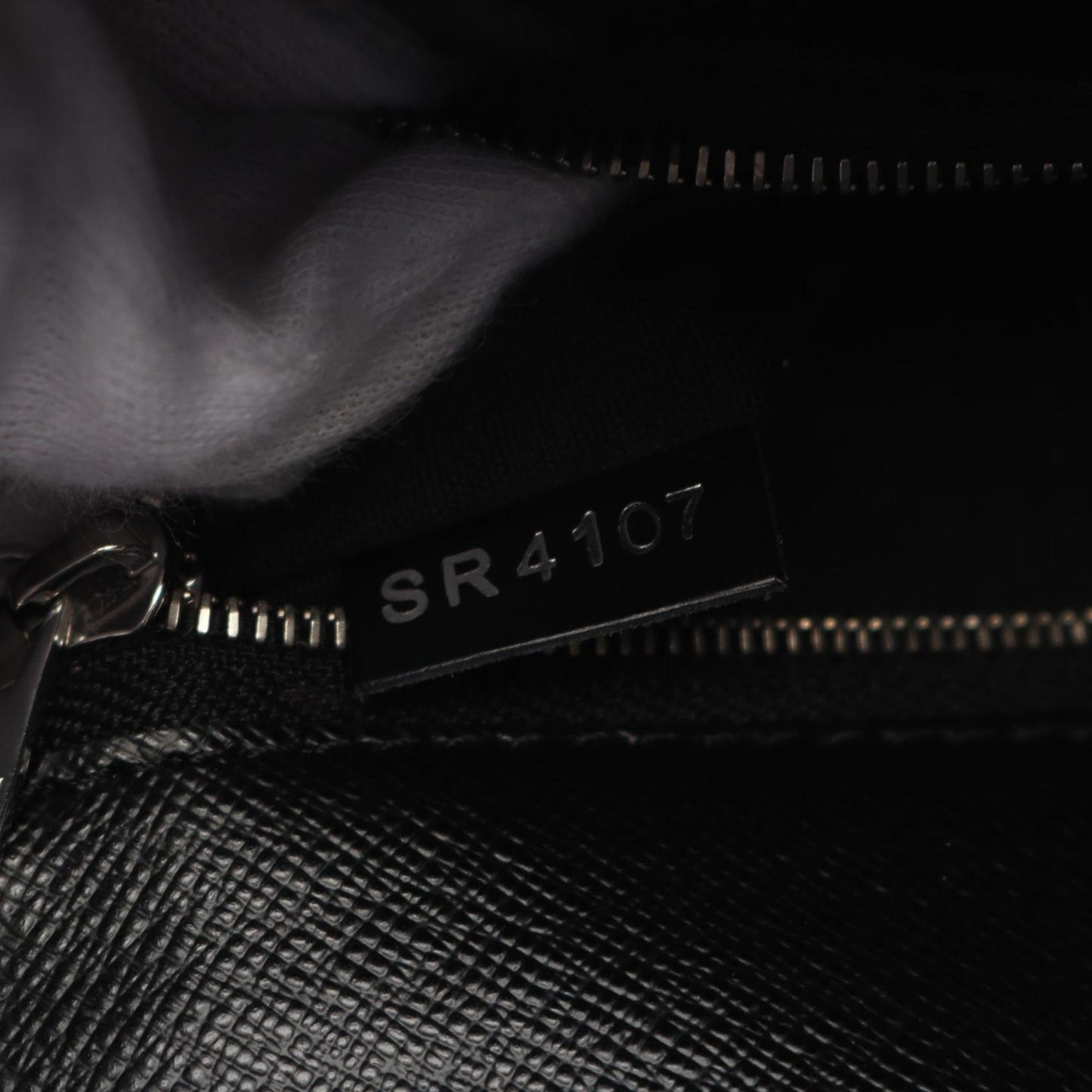 Louis Vuitton Gray Leather Cléry