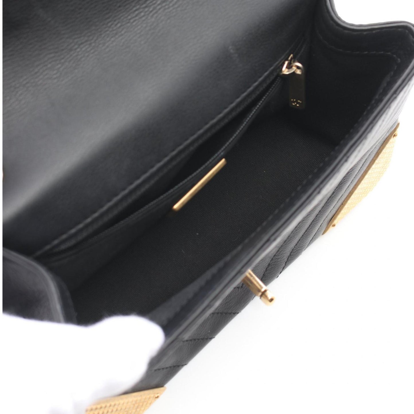 Chanel Black Leather V-stich