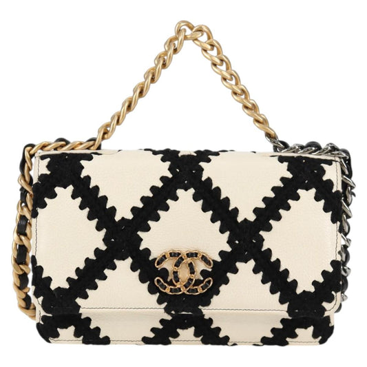 Chanel White Leather Chanel 19