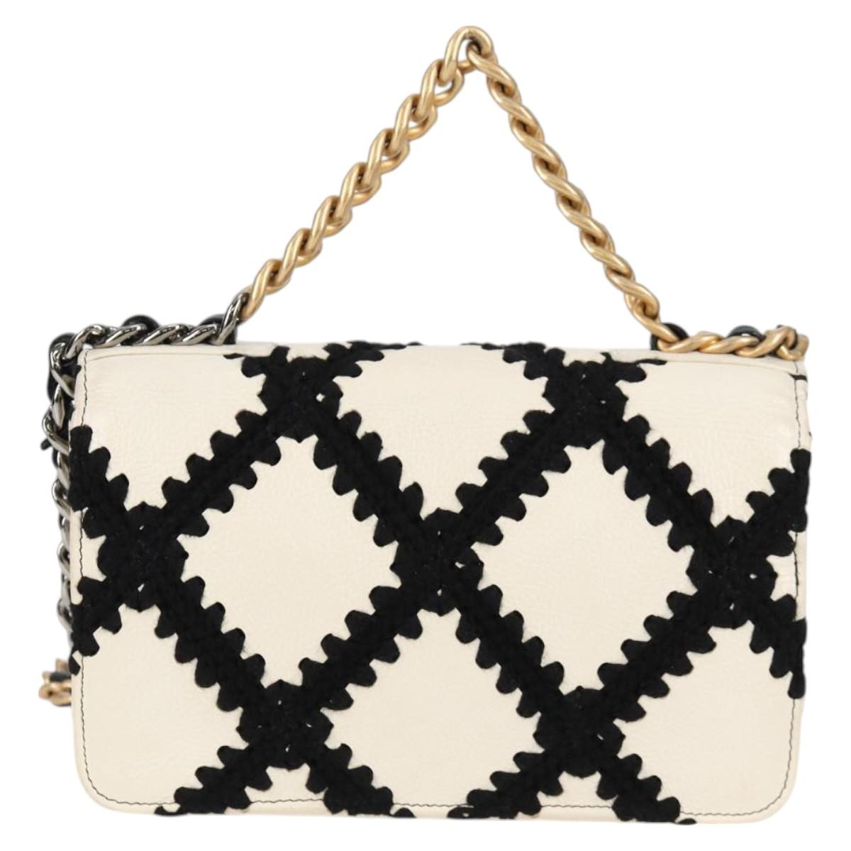 Chanel White Leather Chanel 19