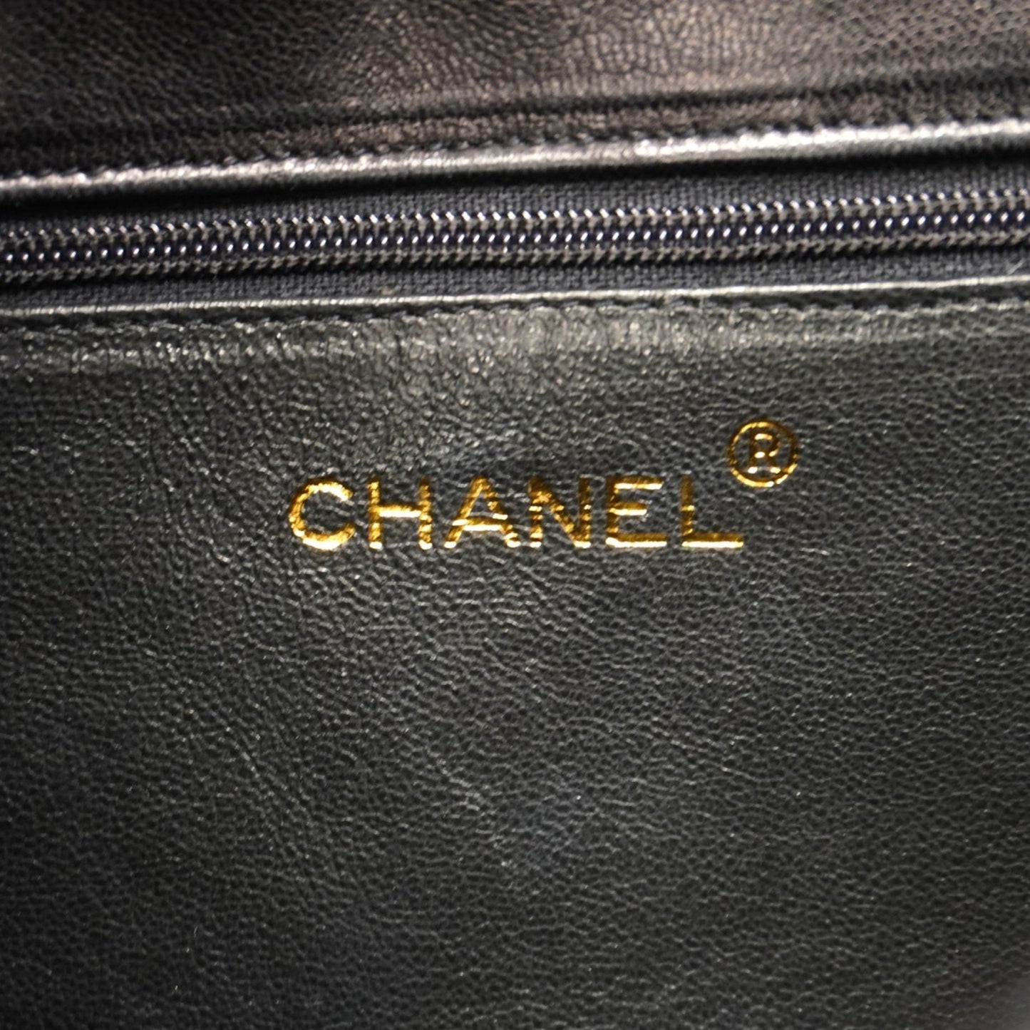 Chanel Black Leather Flap Bag Cuir Noir