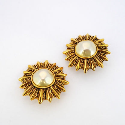 Chanel Gold Gold Plated Earring