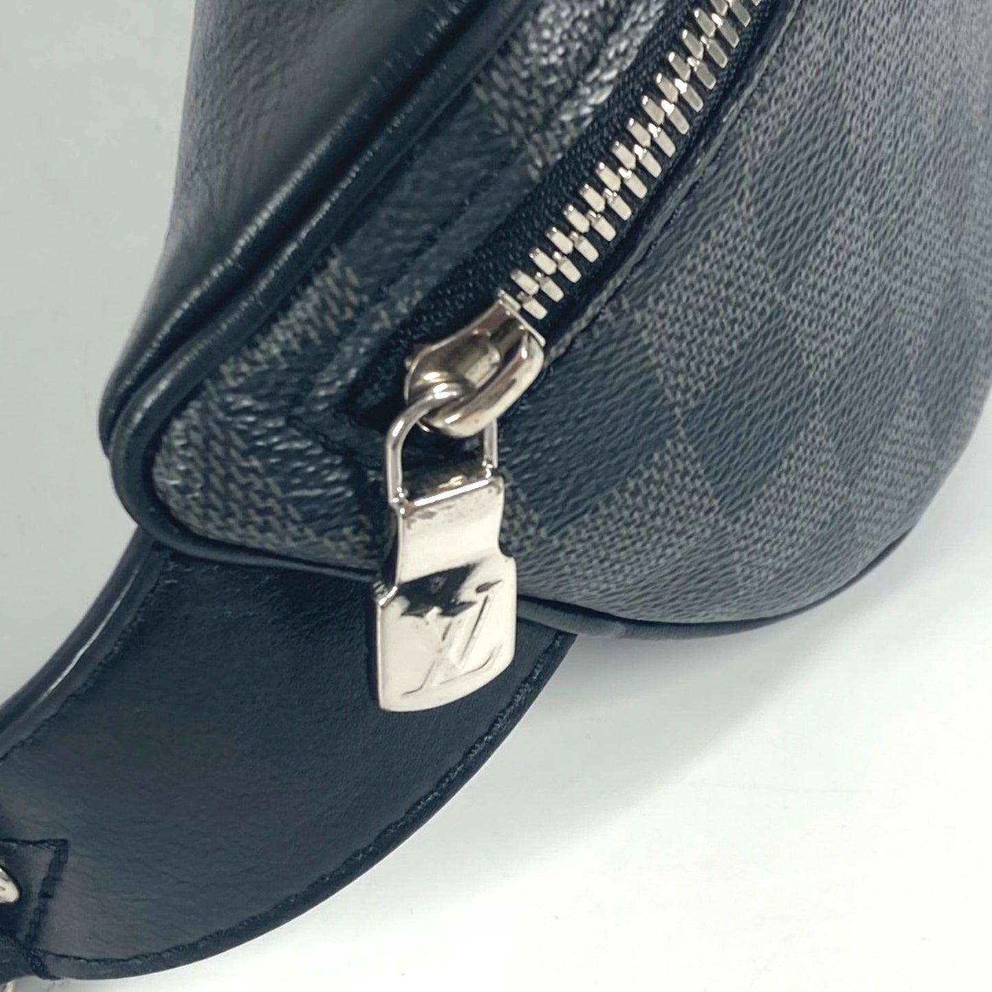 Louis Vuitton Black Canvas Bum Bag / Sac Ceinture