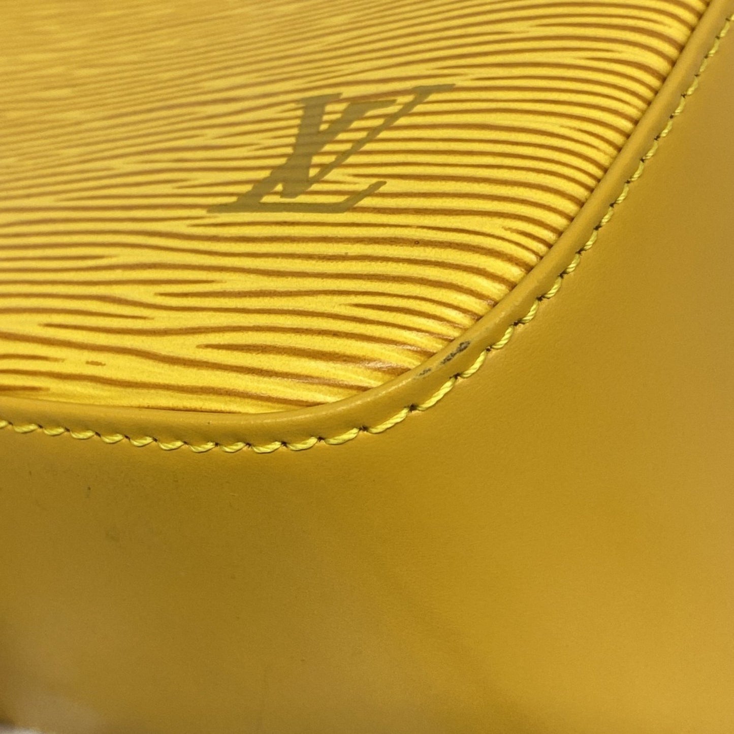 Louis Vuitton Yellow Leather Bushi