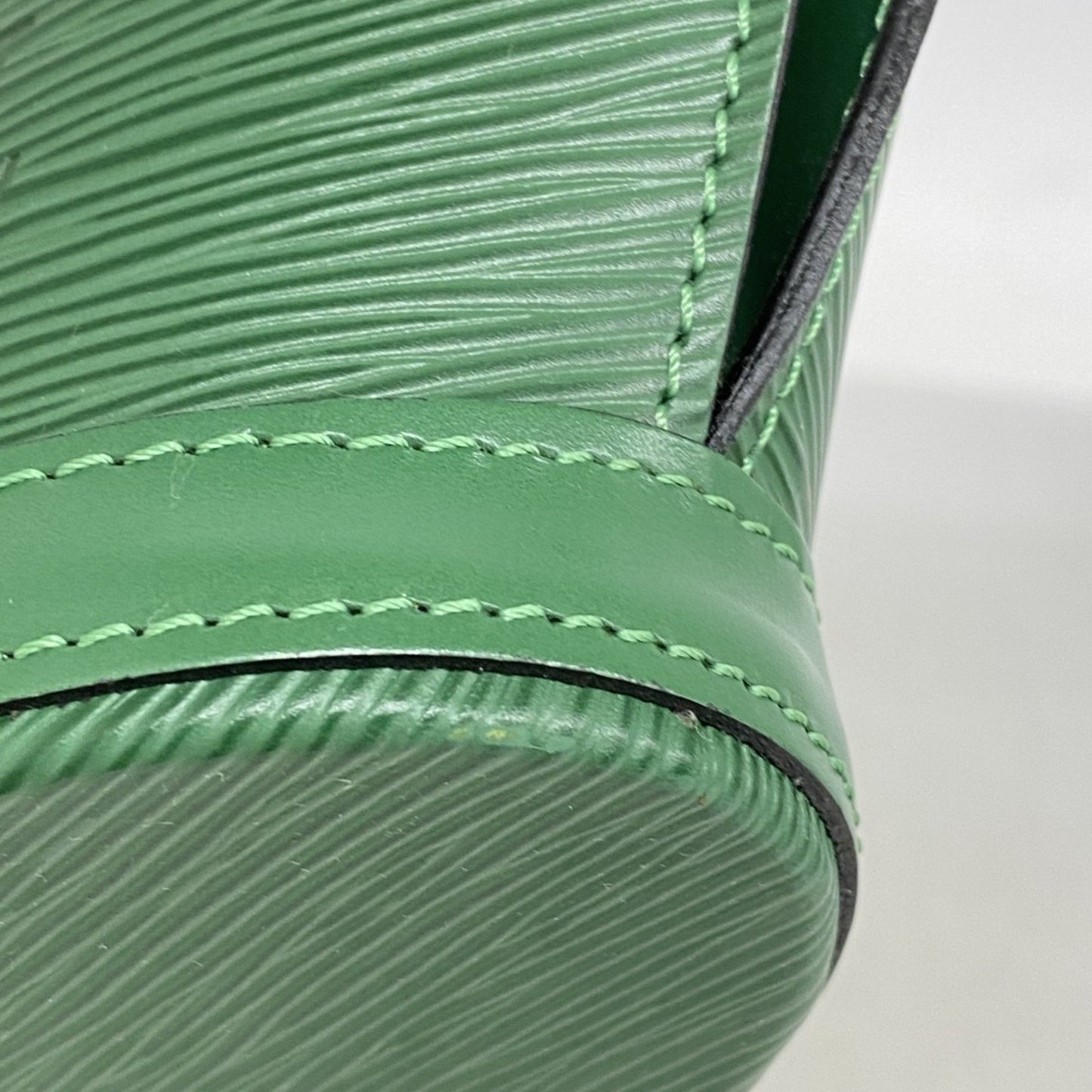 Louis Vuitton Green Leather Saint Jacques