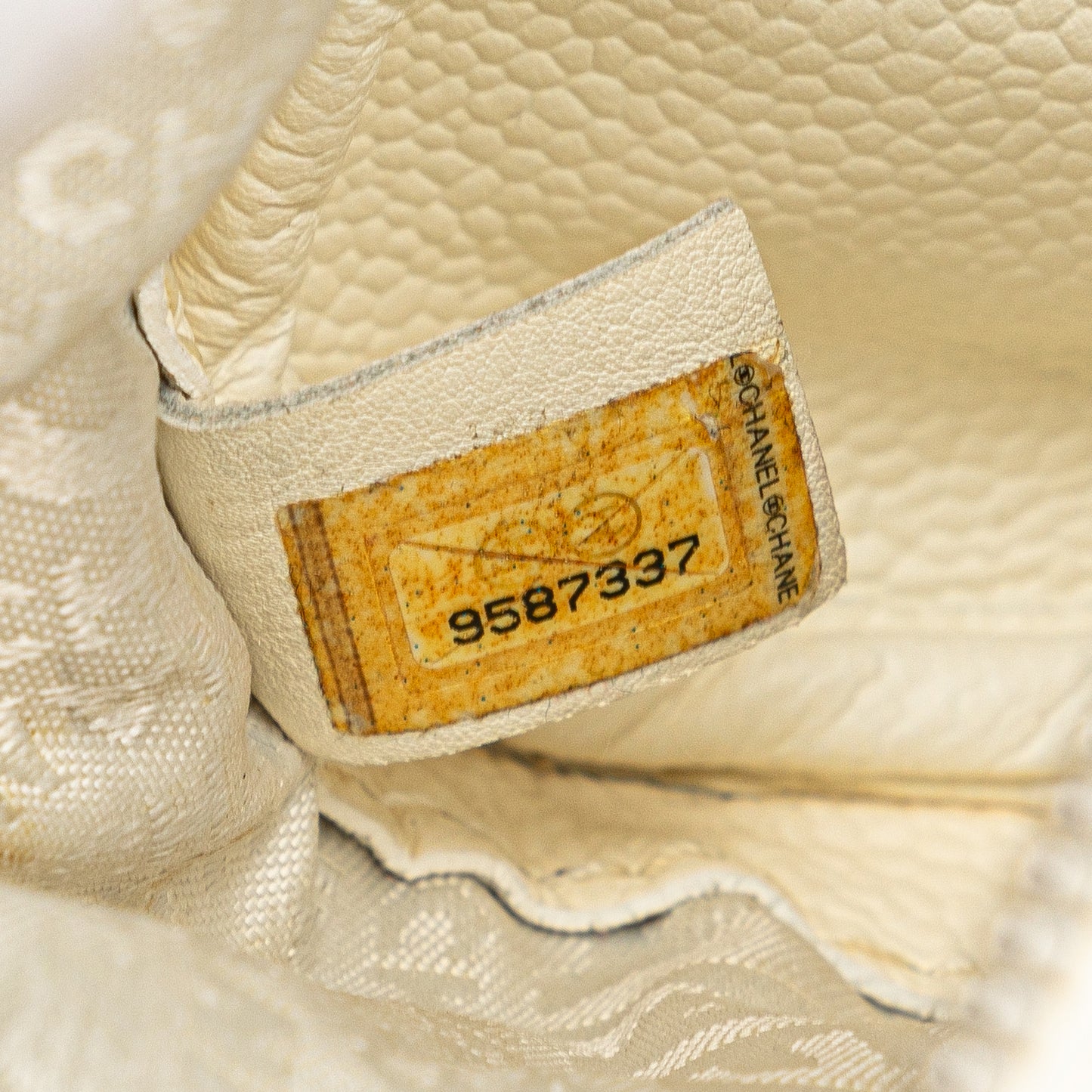 Chanel Caviar Perforated Pulley Shoulder Bag (21226)