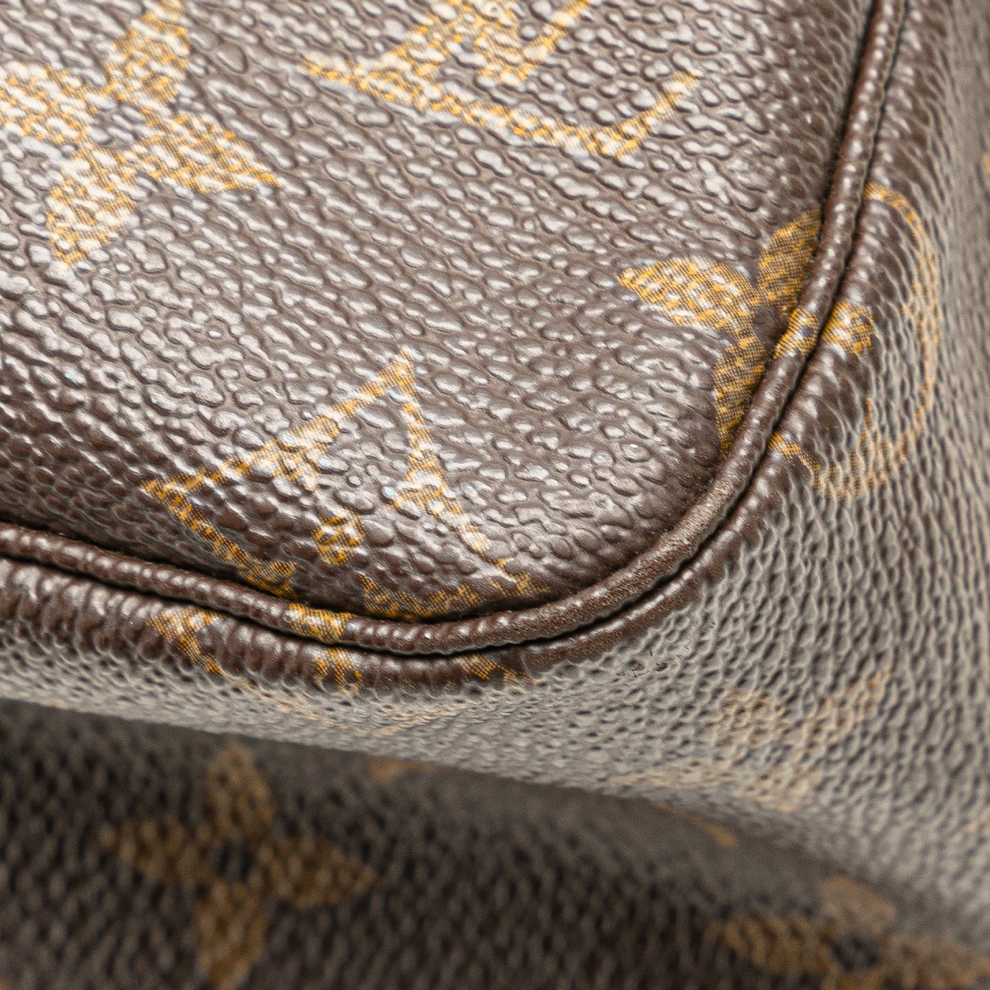 Louis Vuitton Monogram Trousse Toilette 28