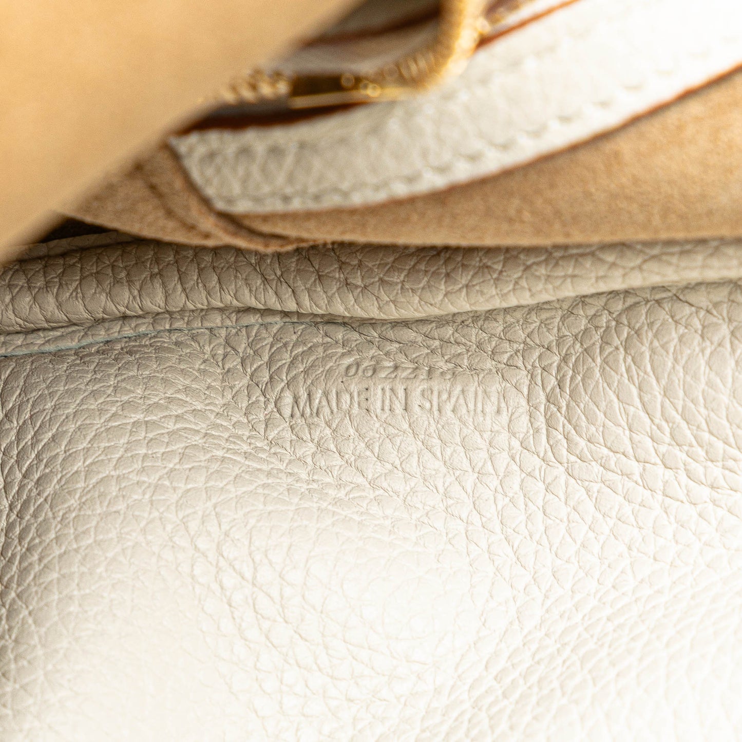 Loewe Leather Amazona Square 19