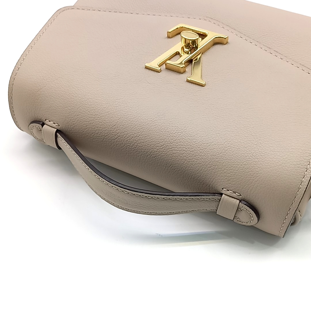 Louis Vuitton Lock Me Oxford Bag M22792 (10056199)