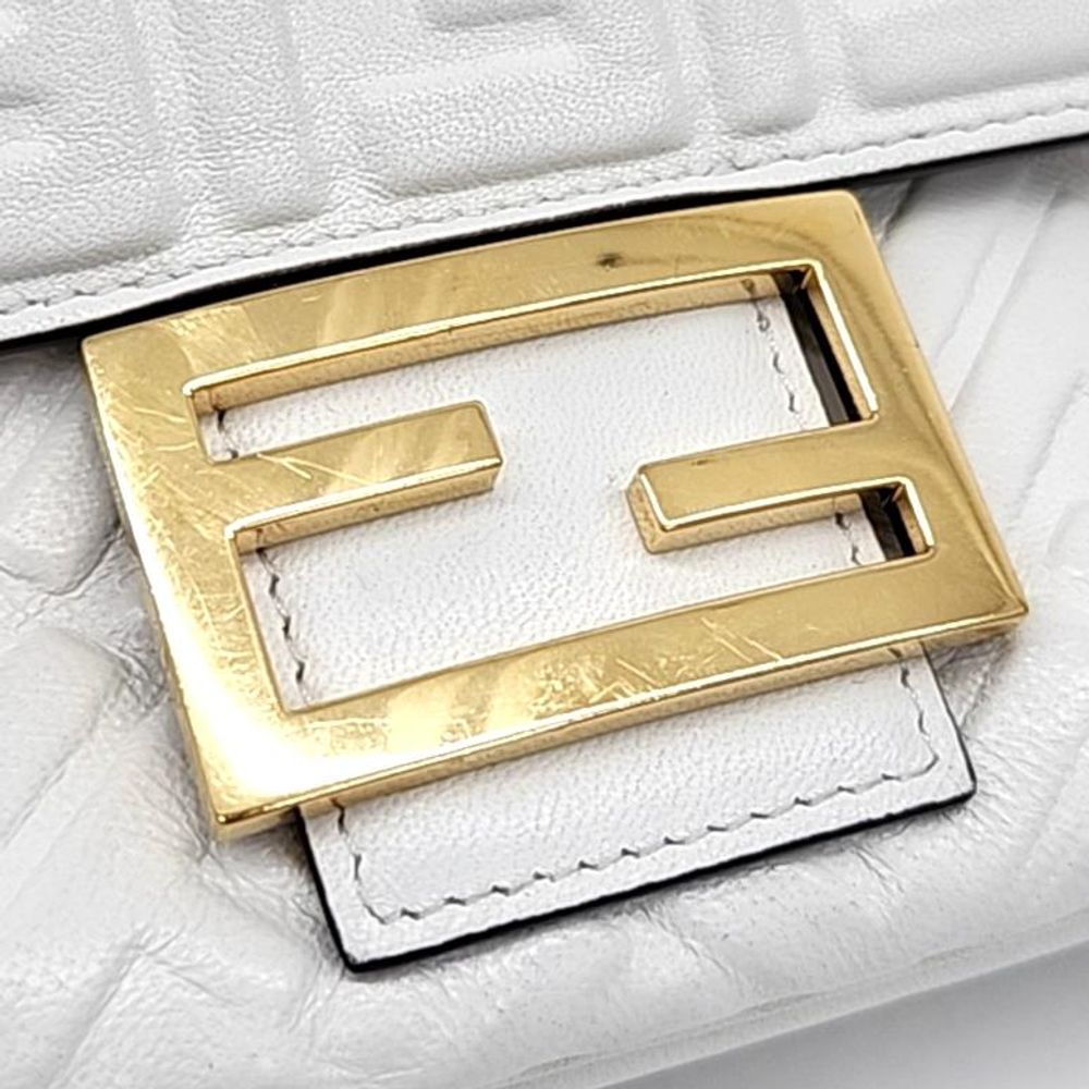 Fendi Baguette Chain Shoulder Bag (7926875)