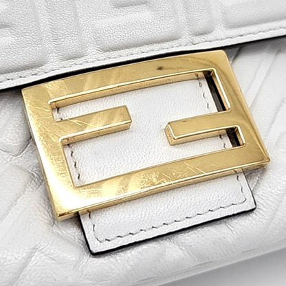 Fendi Baguette Chain Shoulder Bag (7926875)
