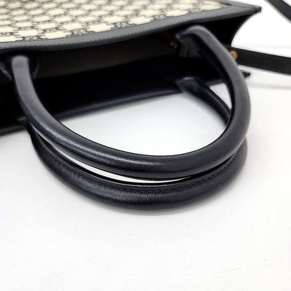 Celine Triumph Small Vertical Cabas Bag (1568847)
