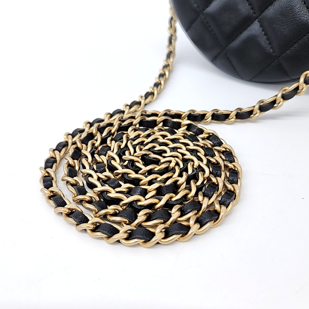 Chanel Charm Decorated Round Mini Cross Bag (10054087)
