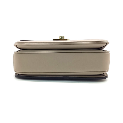 Louis Vuitton Lock Me Oxford Bag M22792 (10056199)