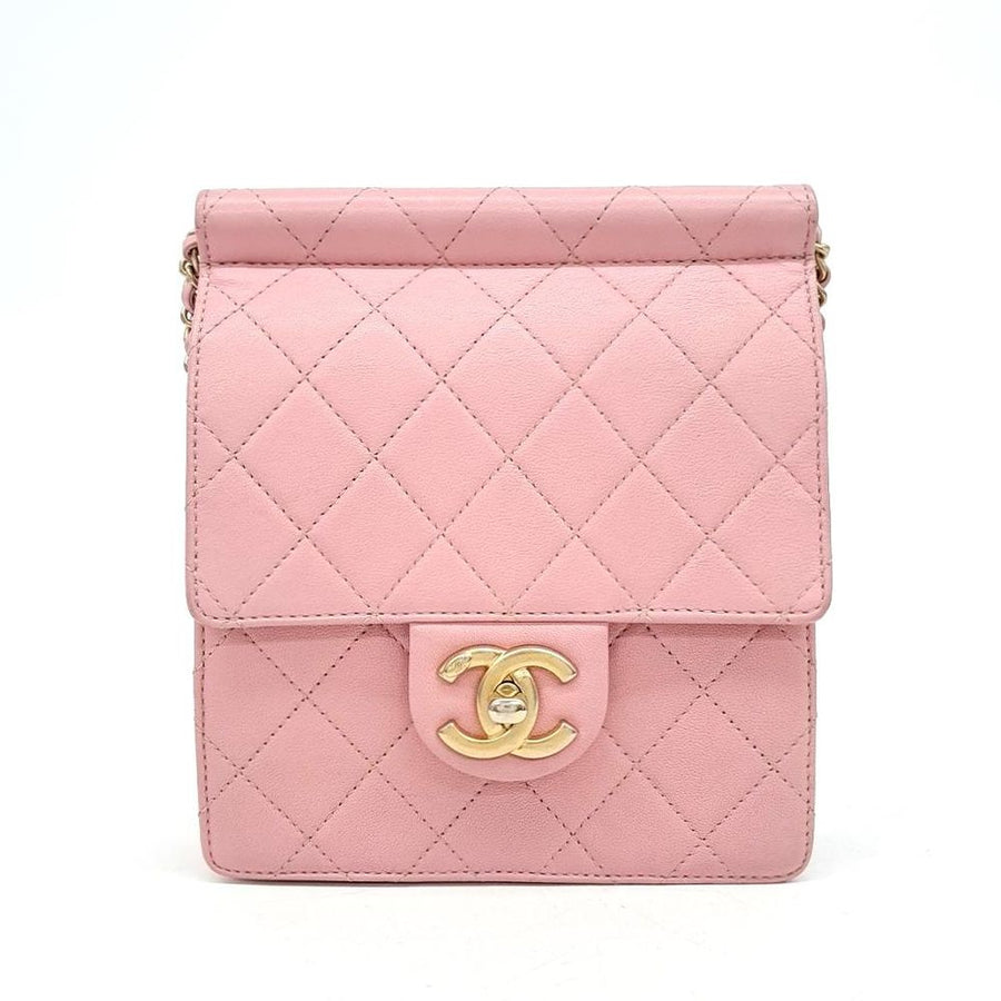 Chanel Pearl-embellished Chain Crossbody Bag (9175559)
