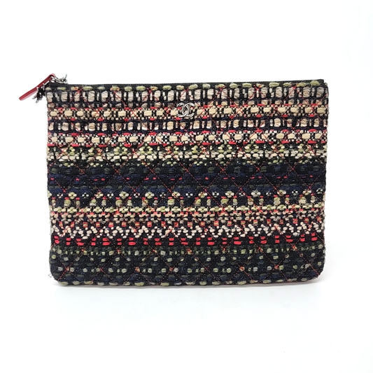 Chanel Charm Decorated Tweed Clutch New Medium (10117147)