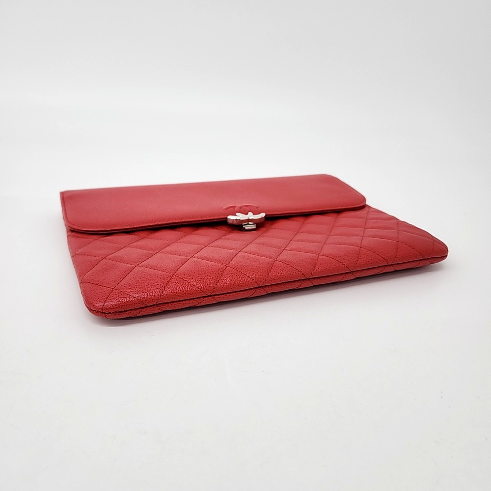 Chanel Caviar Flap Clutch New Medium (10058600)