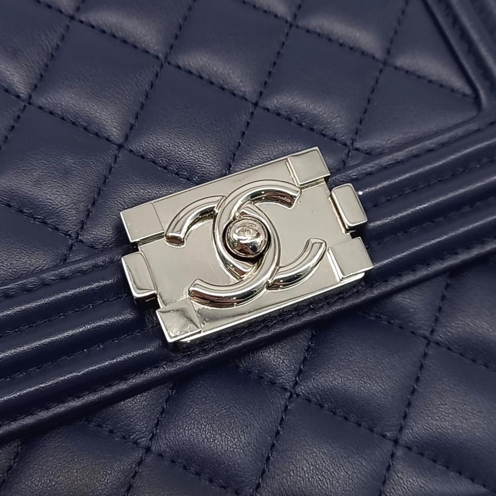 Chanel Boy Flap Bag (1204190)