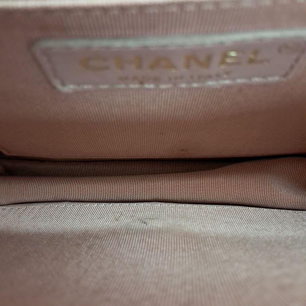 Chanel Pearl-embellished Chain Crossbody Bag (9175559)