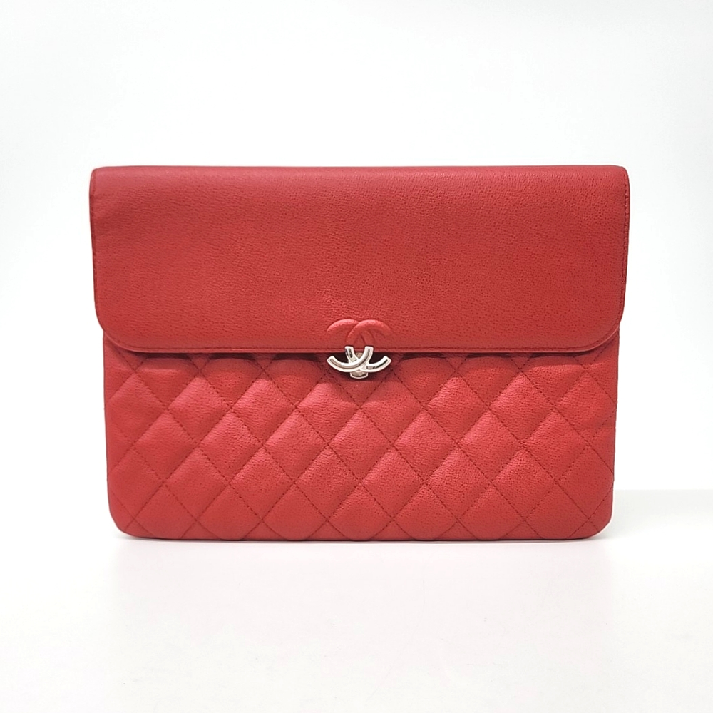 Chanel Caviar Flap Clutch New Medium (10058600)